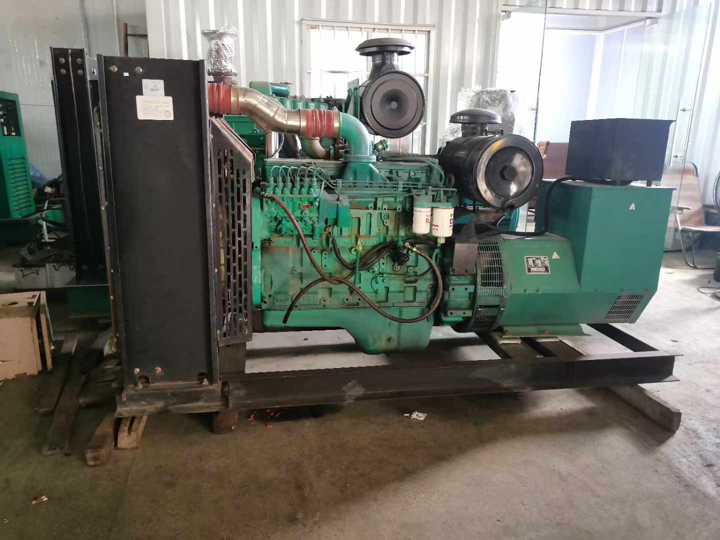 荔湾发电机租赁如何确定电缆的承载电流是否在安全范围内？