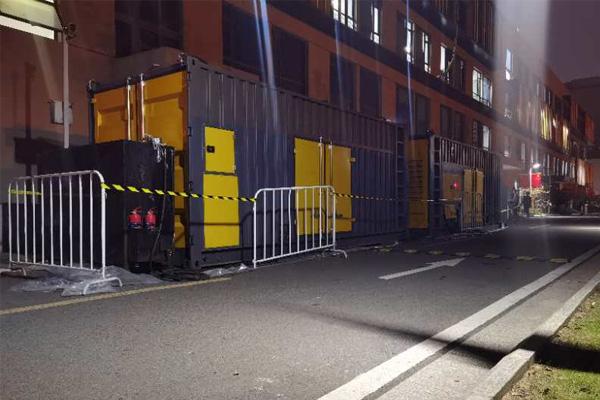 荔湾柴油发电机组的输出电压是如何调节的？