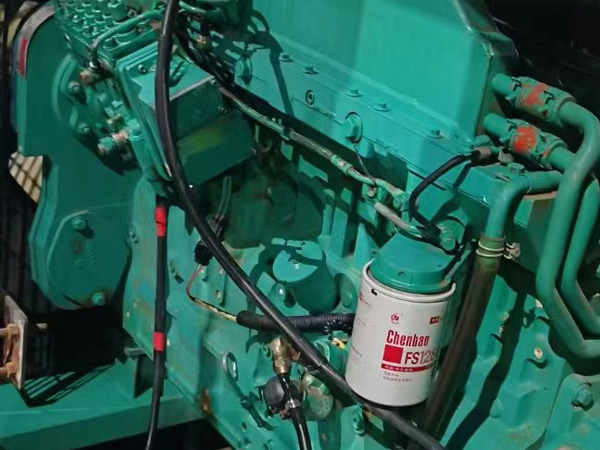 荔湾如何确定新的发电机组控制系统是否与原系统兼容？